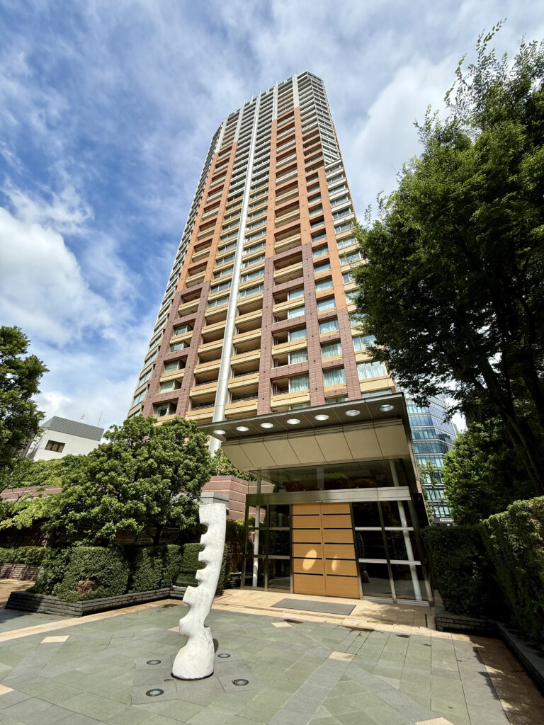 青山パークタワー
