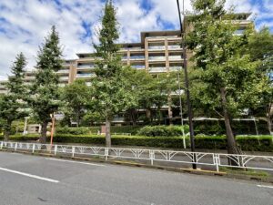 広尾ガーデンフォレスト 外観と植栽・街路