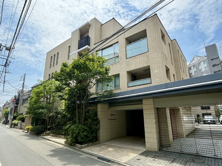プラウド四谷大京町の写真 1