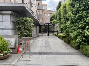 ライオンズマンション南青山グランフォートの写真 2
