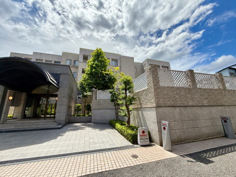南青山高樹町パークマンションの写真 1